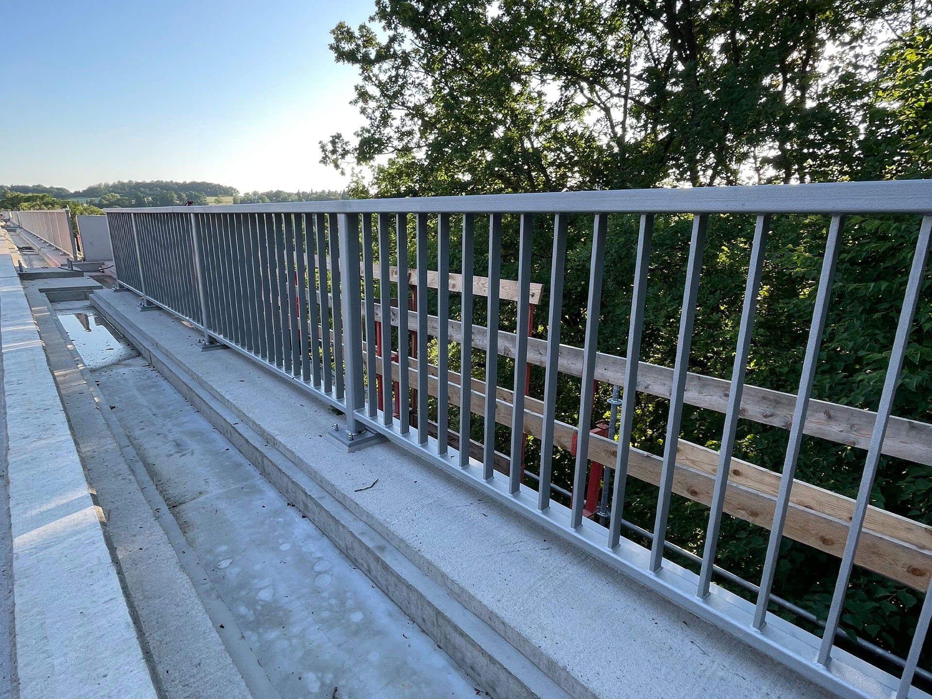 Neubau Füllstabgeländer für die Elstertalbrücke